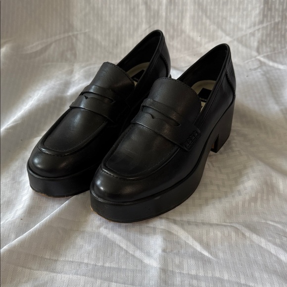 Dolce Vita Black Leather Women's Loafers - Picture 1 of 9